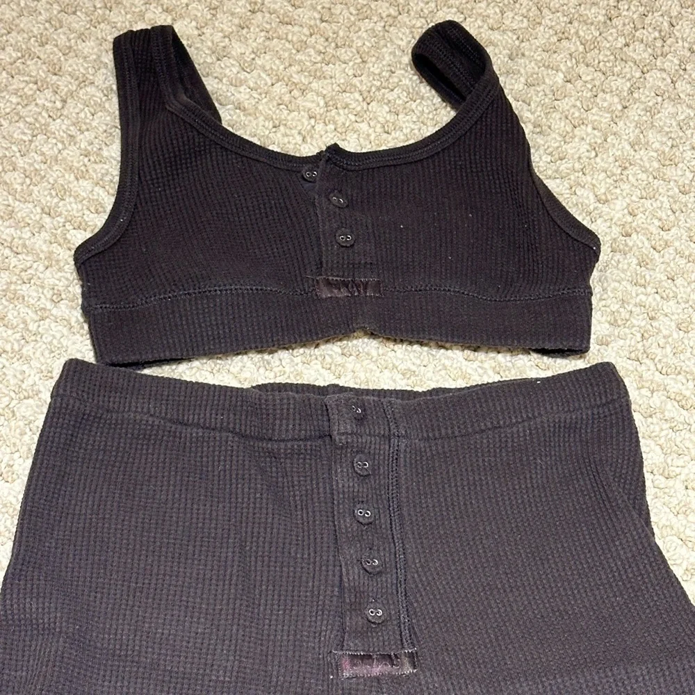 Skims Waffle Henley Shorts and Bra - Picture 3 of 4